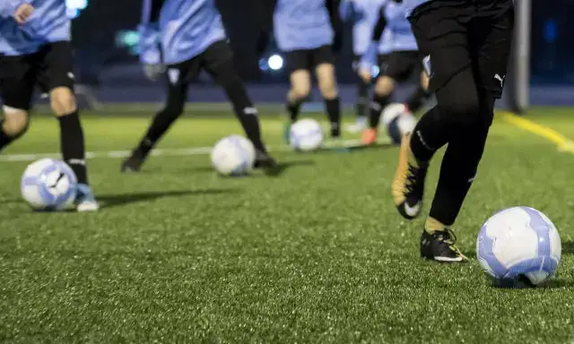 Elever från Malmö FF:s skolakademi på träning